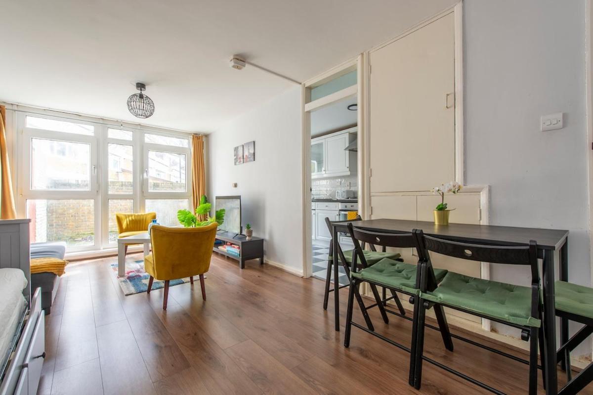 Lovely 2-Bed 20 Mins To Central לונדון מראה חיצוני תמונה