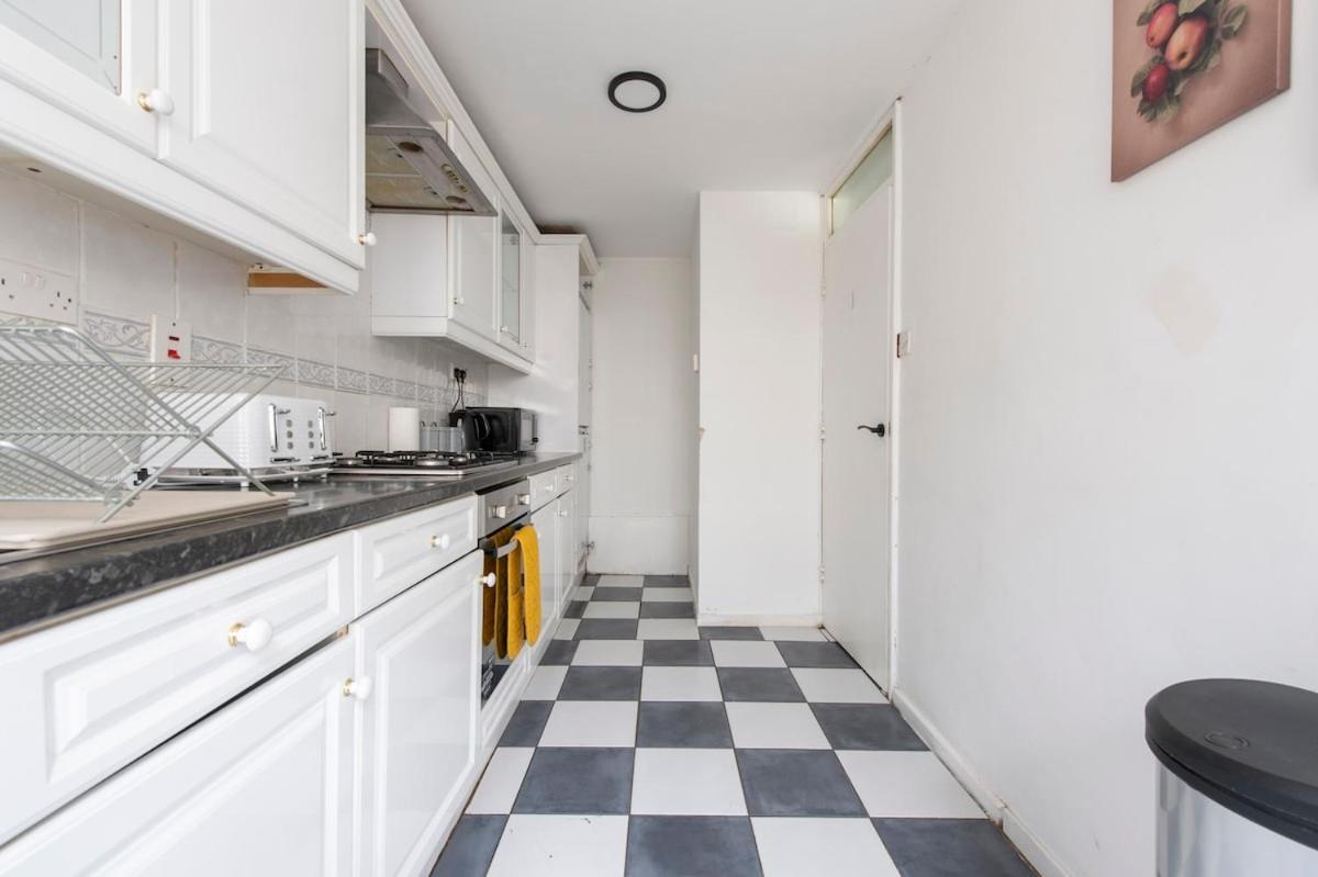 Lovely 2-Bed 20 Mins To Central לונדון מראה חיצוני תמונה