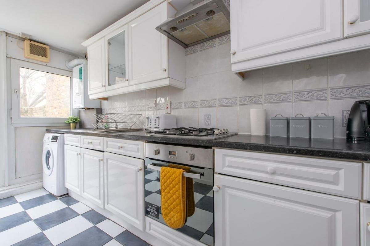 Lovely 2-Bed 20 Mins To Central לונדון מראה חיצוני תמונה