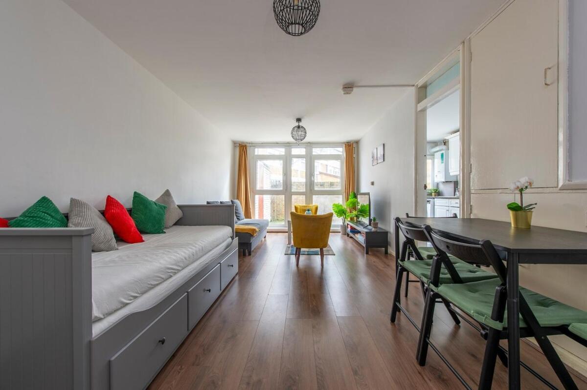Lovely 2-Bed 20 Mins To Central לונדון מראה חיצוני תמונה