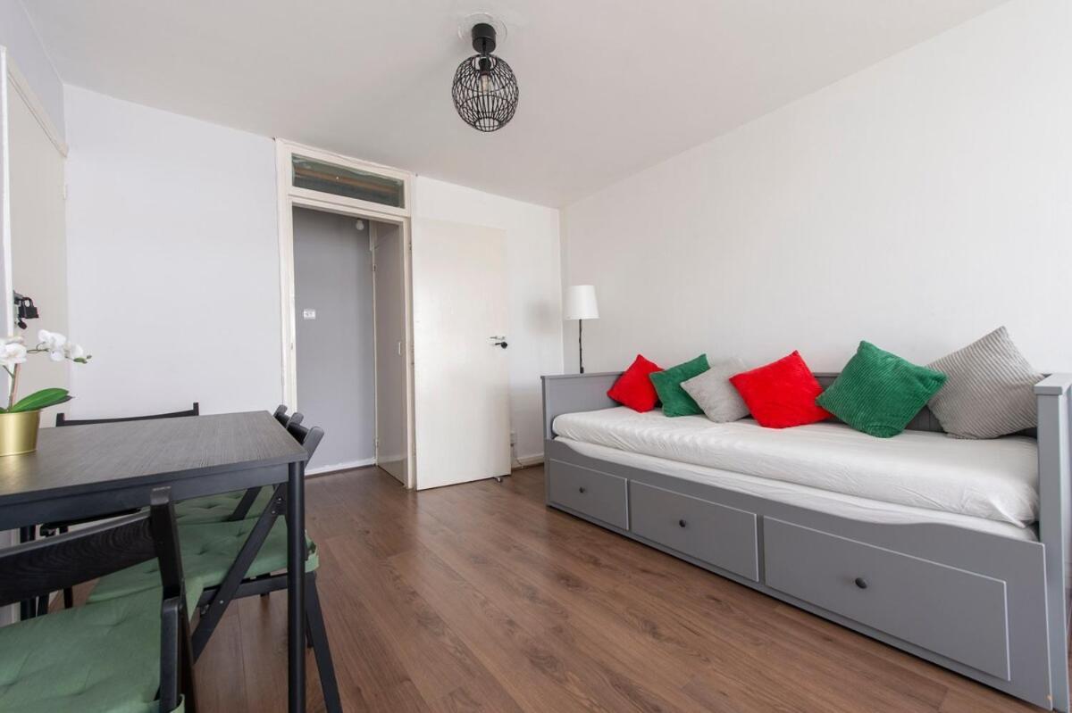 Lovely 2-Bed 20 Mins To Central לונדון מראה חיצוני תמונה